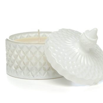 Vela en caramelera blanca