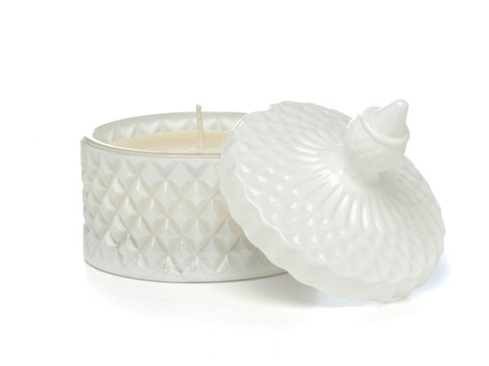 Vela en caramelera blanca