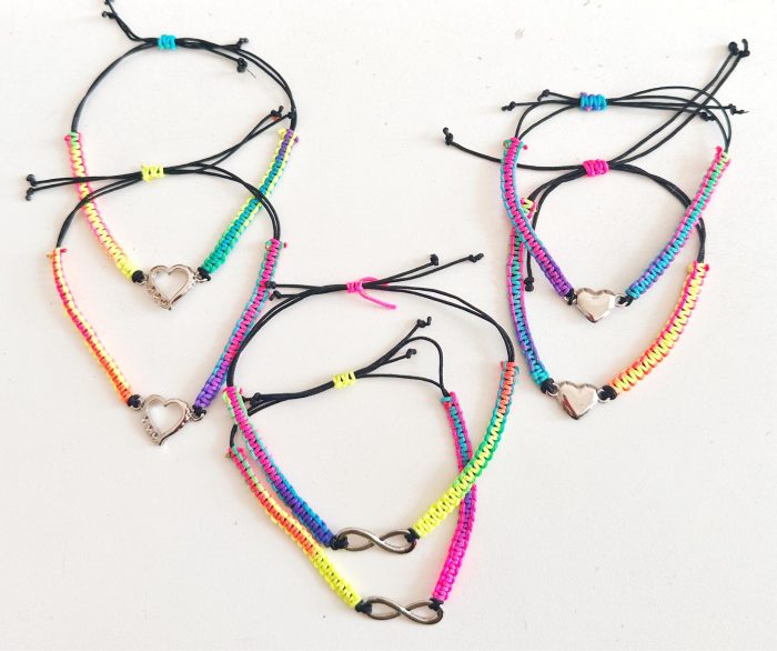 Pulseras alegría (2 iguales)