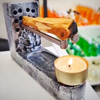 Combo Palo santo: 10 quemadores + 20 palo santo 25g + 24 velas de noche + 4 tacitas