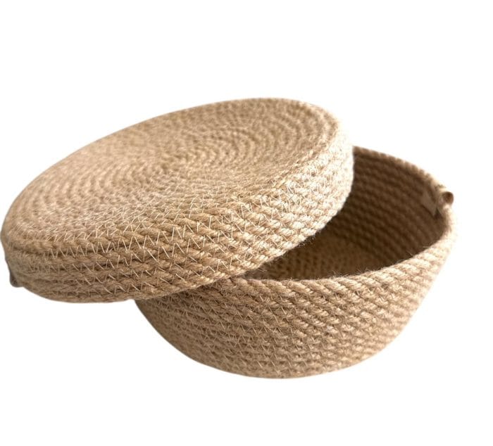 Cesta con tapa yute