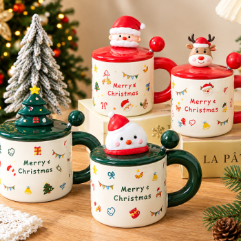 Taza Navidad con tapa, cucharita y adorno (PREVENTA)